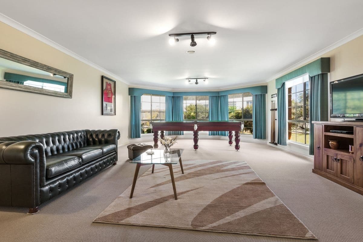 73 Westleigh Drive, Werribee VIC 3030, Werribee - Thumbnail 4