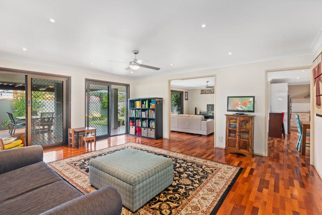 16 Colvillea Court, Palm Beach QLD 4221, Palm Beach - Thumbnail 2