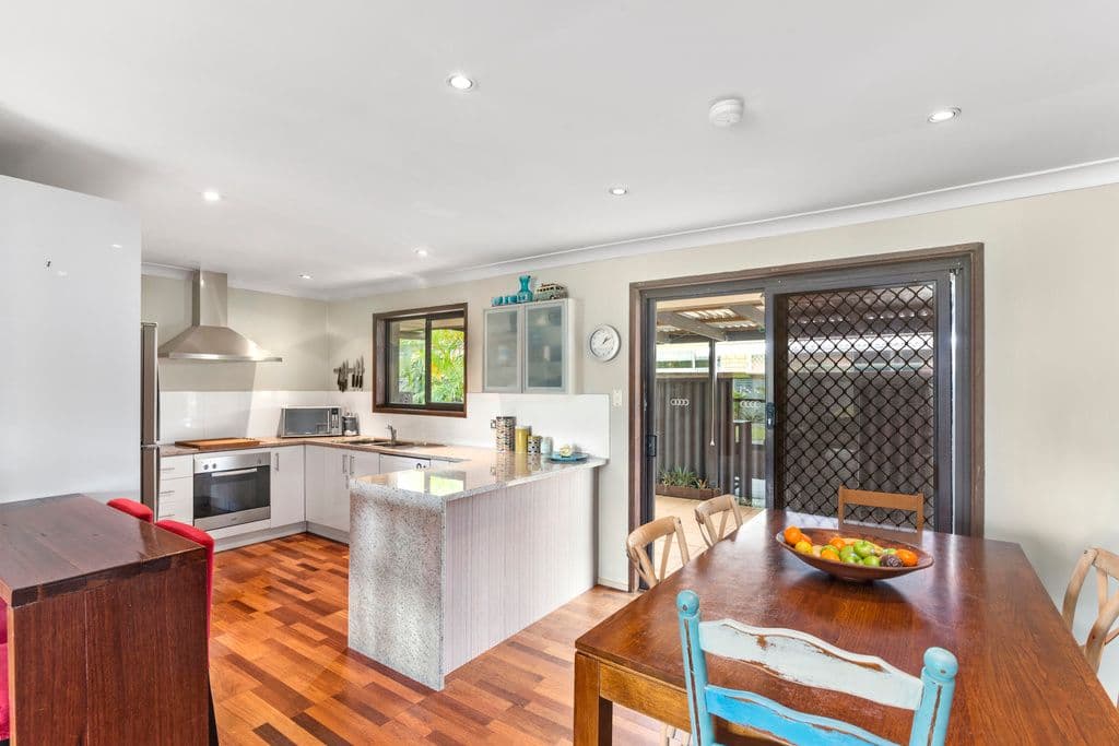 16 Colvillea Court, Palm Beach QLD 4221, Palm Beach - Thumbnail 4