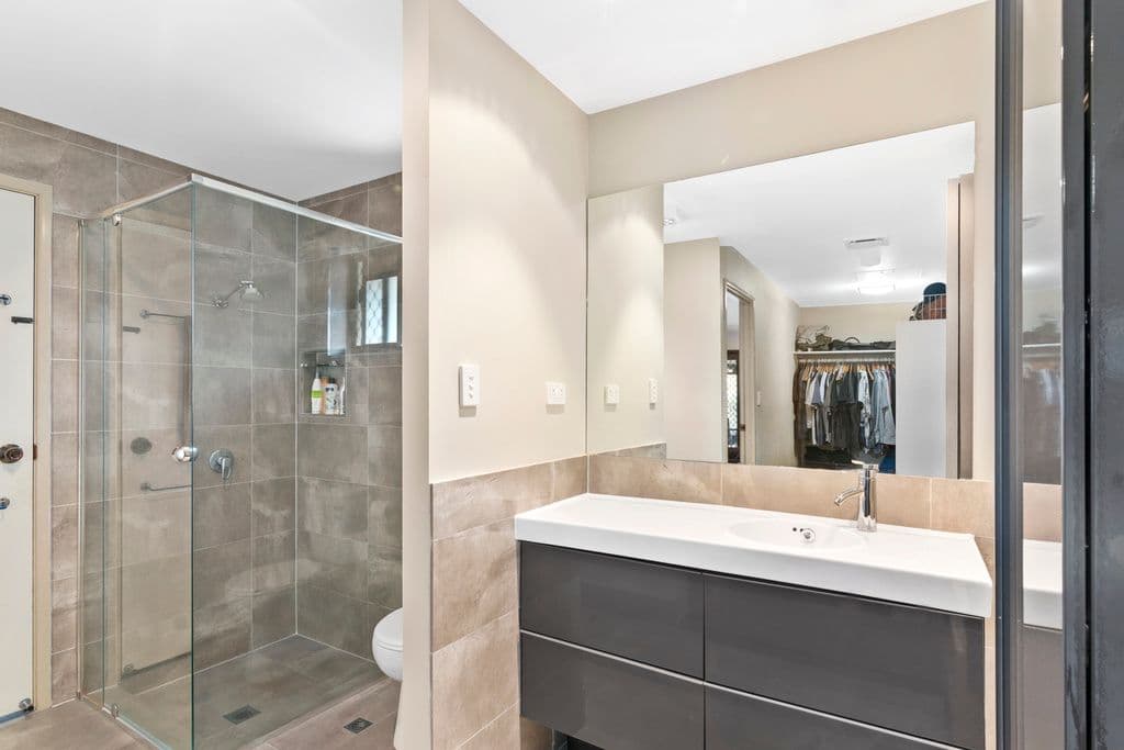 16 Colvillea Court, Palm Beach QLD 4221, Palm Beach - Thumbnail 6