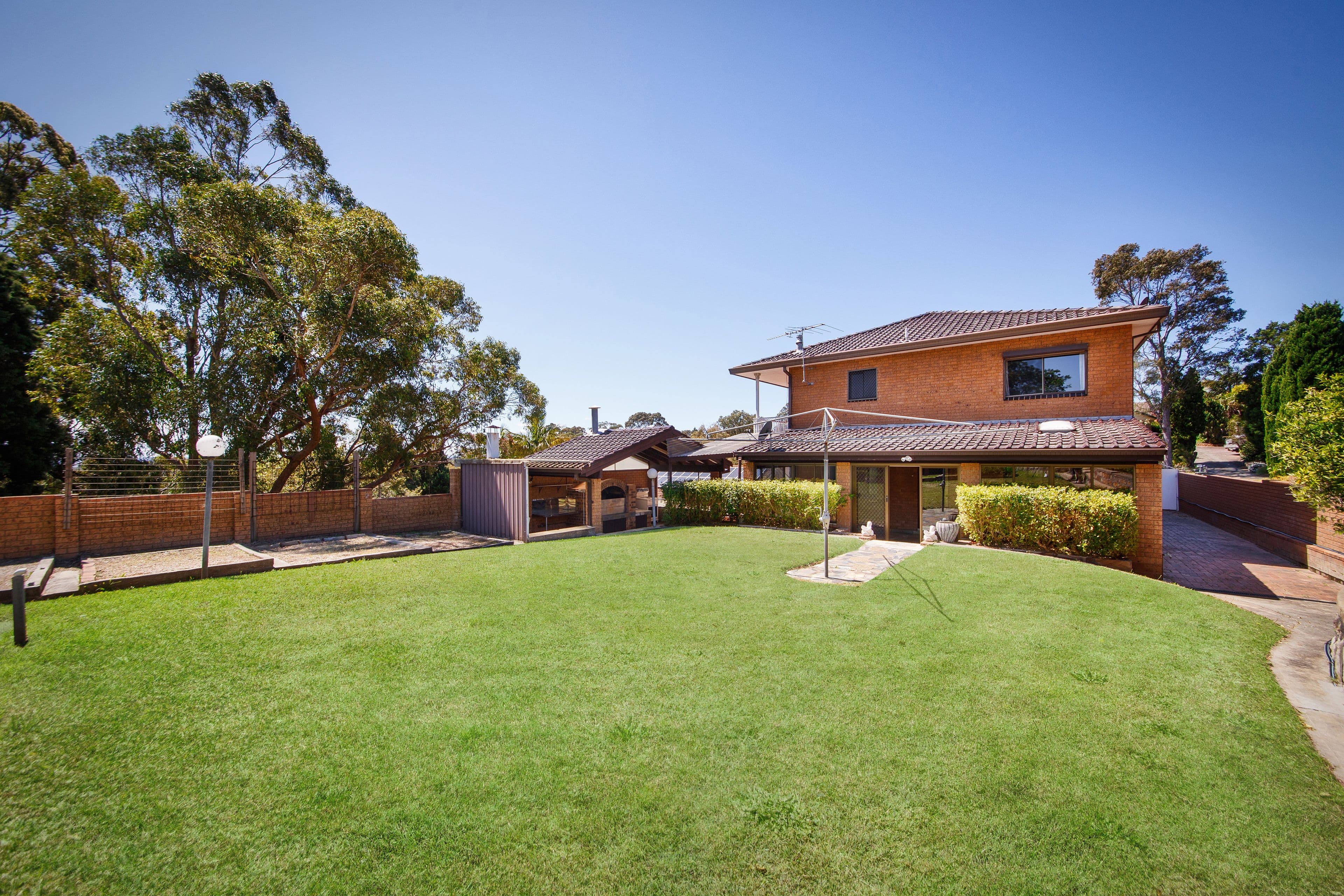 11 Moon Point Road, Illawong NSW 2234, Illawong - Thumbnail 2