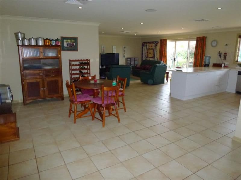 35 Castlereagh Avenue, DUBBO NSW 2830, Dubbo - Thumbnail 8
