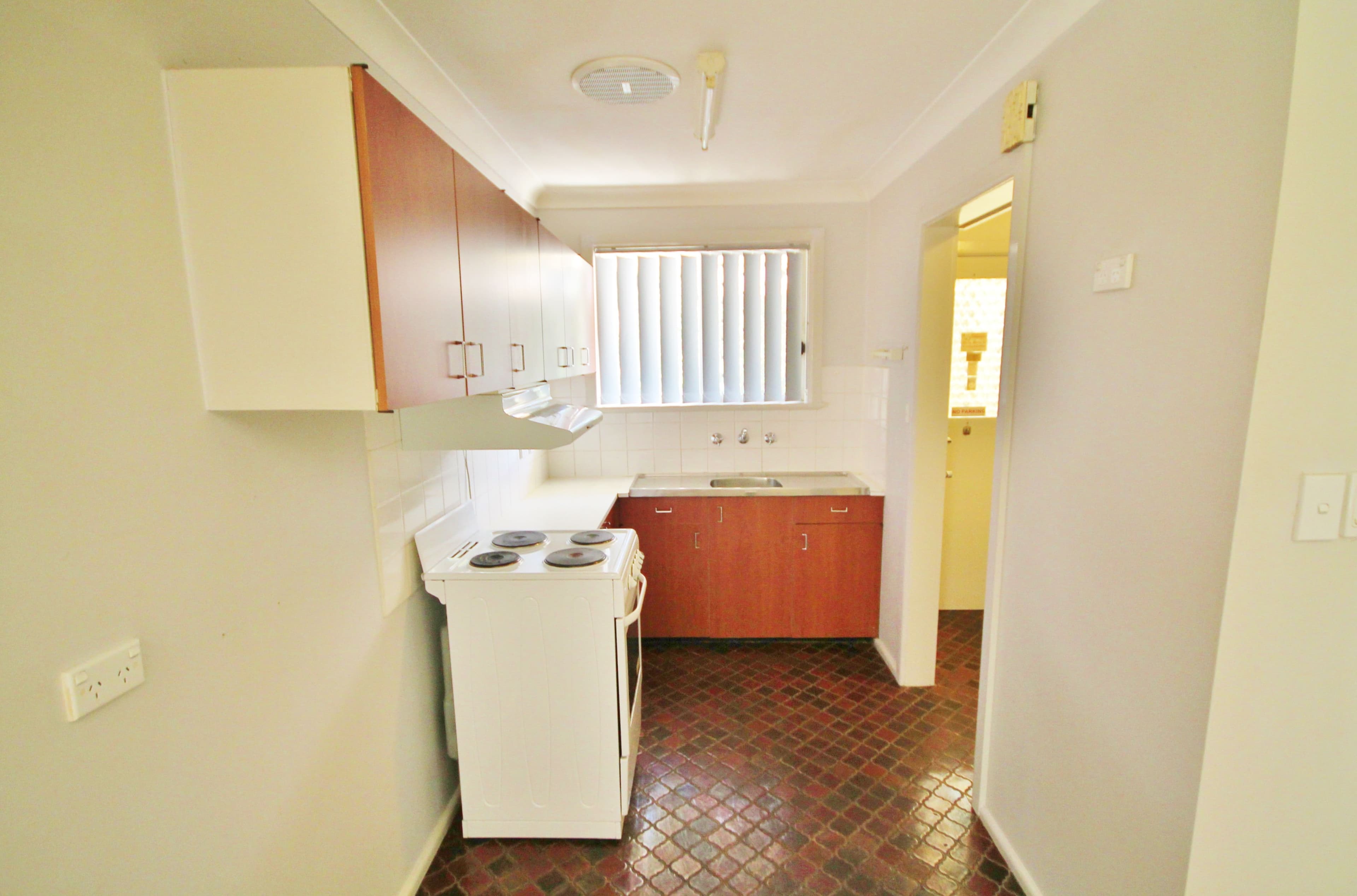 16 Blackett Avenue, Young - Thumbnail 2