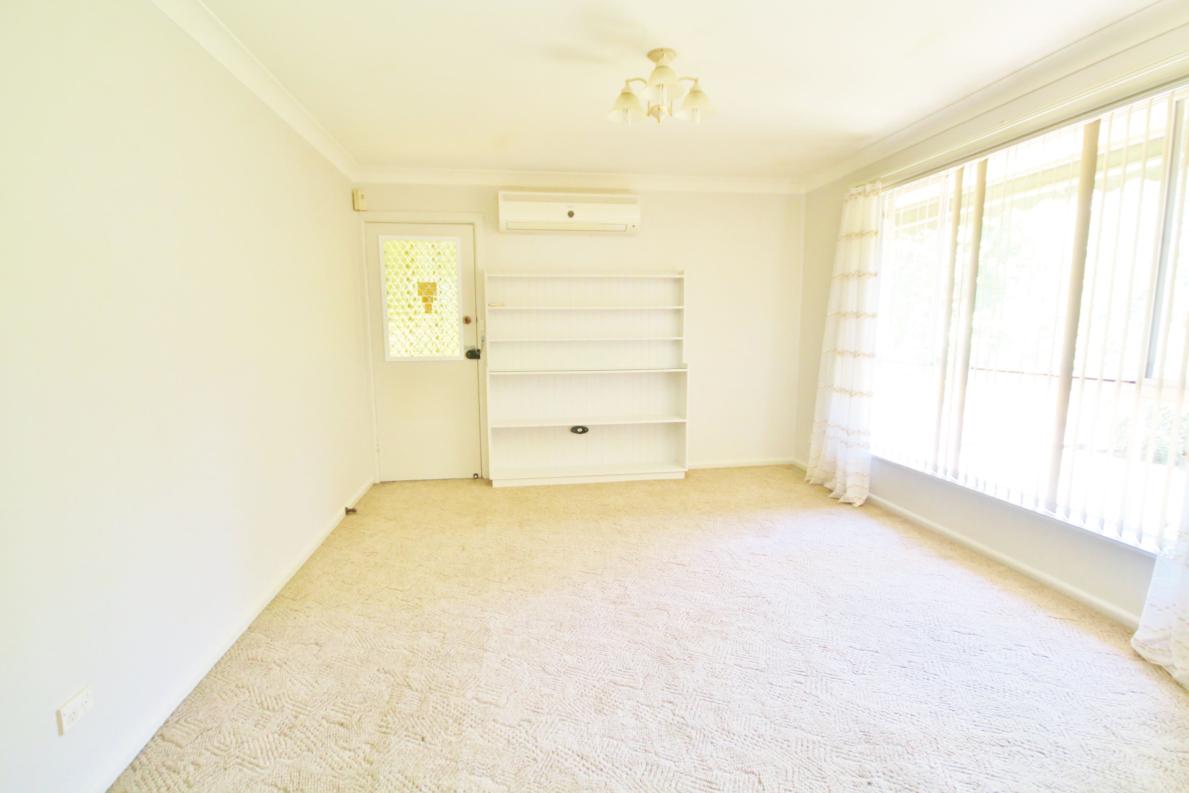 16 Blackett Avenue, Young - Thumbnail 5