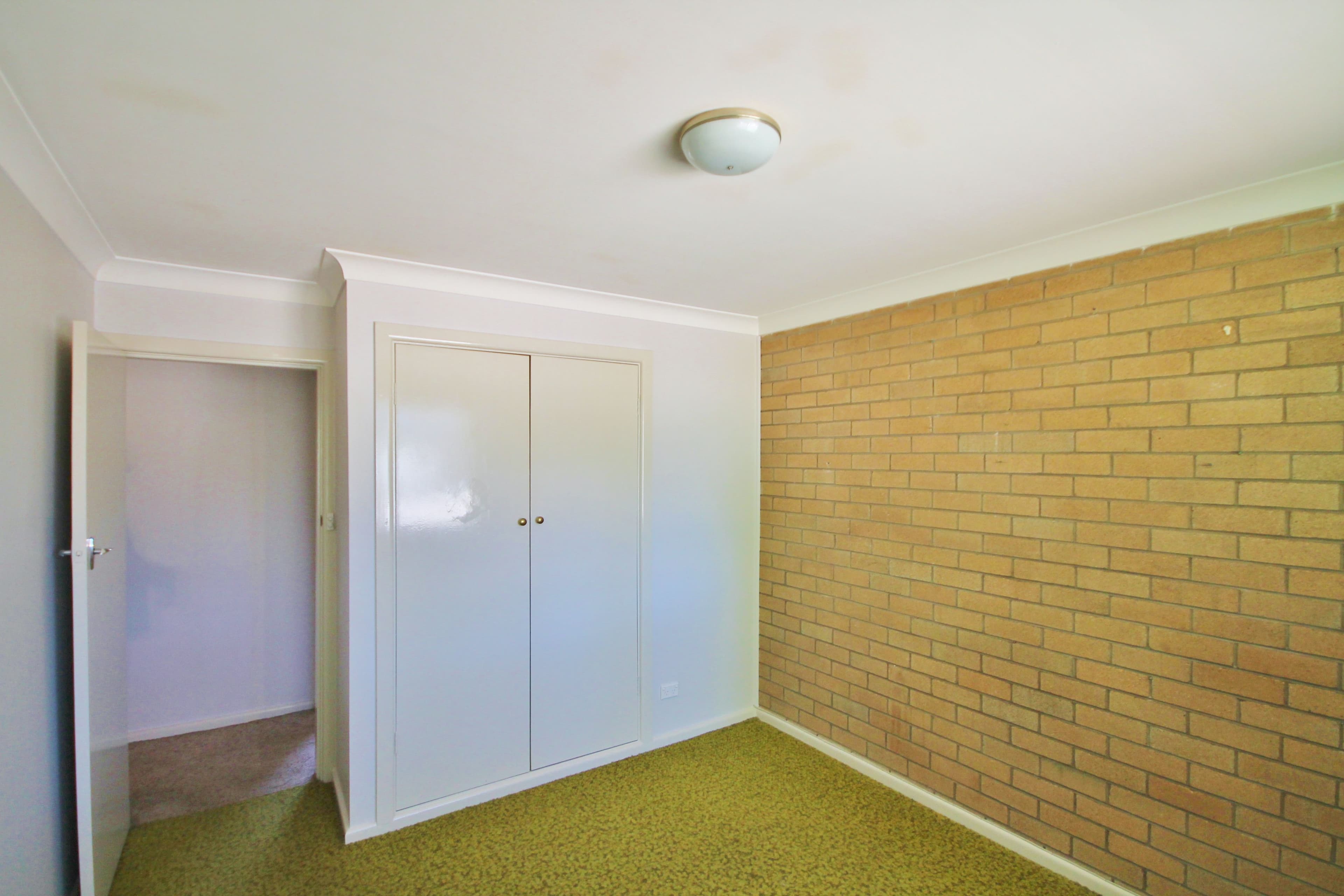 16 Blackett Avenue, Young - Thumbnail 8