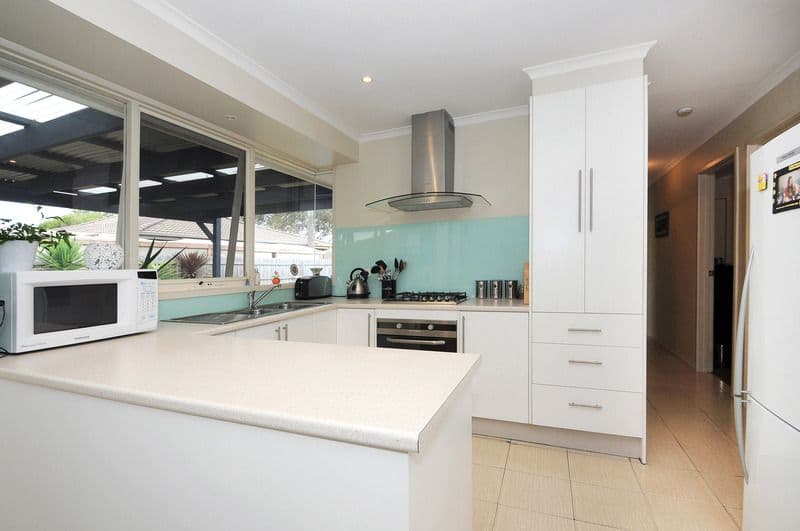 2 Currawong Drive, CARRUM DOWNS VIC 3201, Carrum Downs - Thumbnail 8