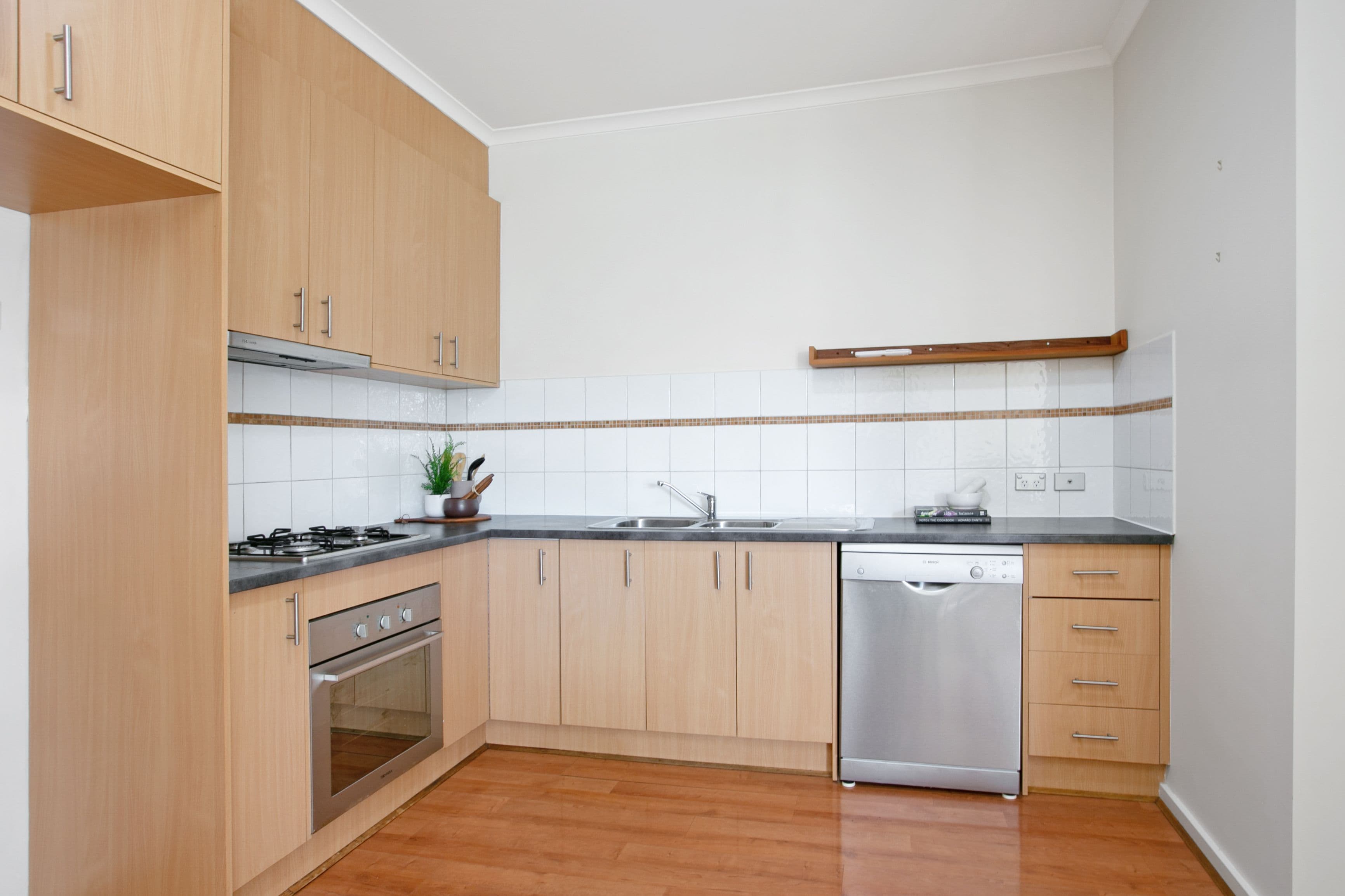 31 Kenilworth Street, Reservoir VIC 3073, Reservoir - Thumbnail 4