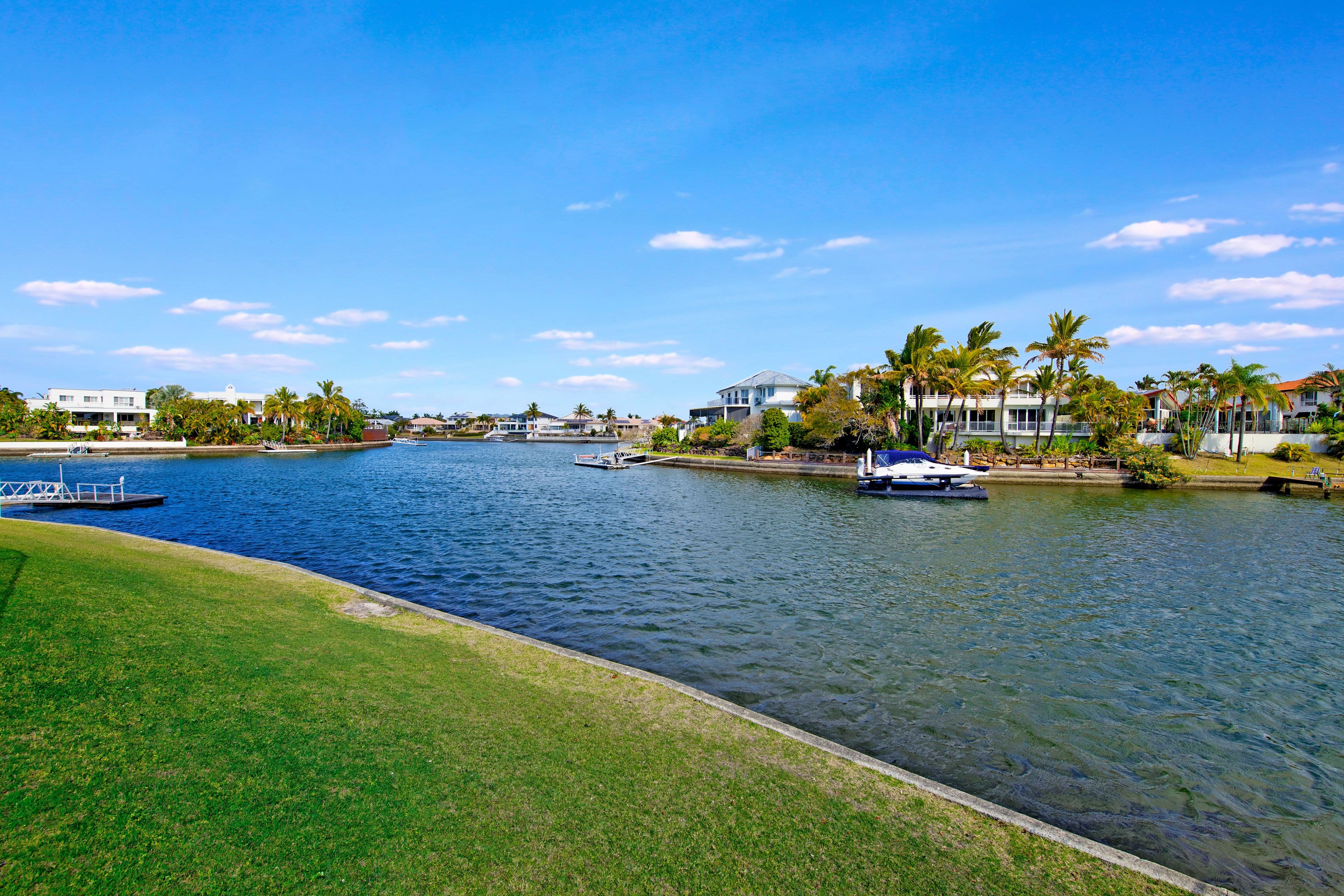 15 Bernardino Court, Mermaid Waters QLD 4218, Mermaid Waters - Thumbnail 2