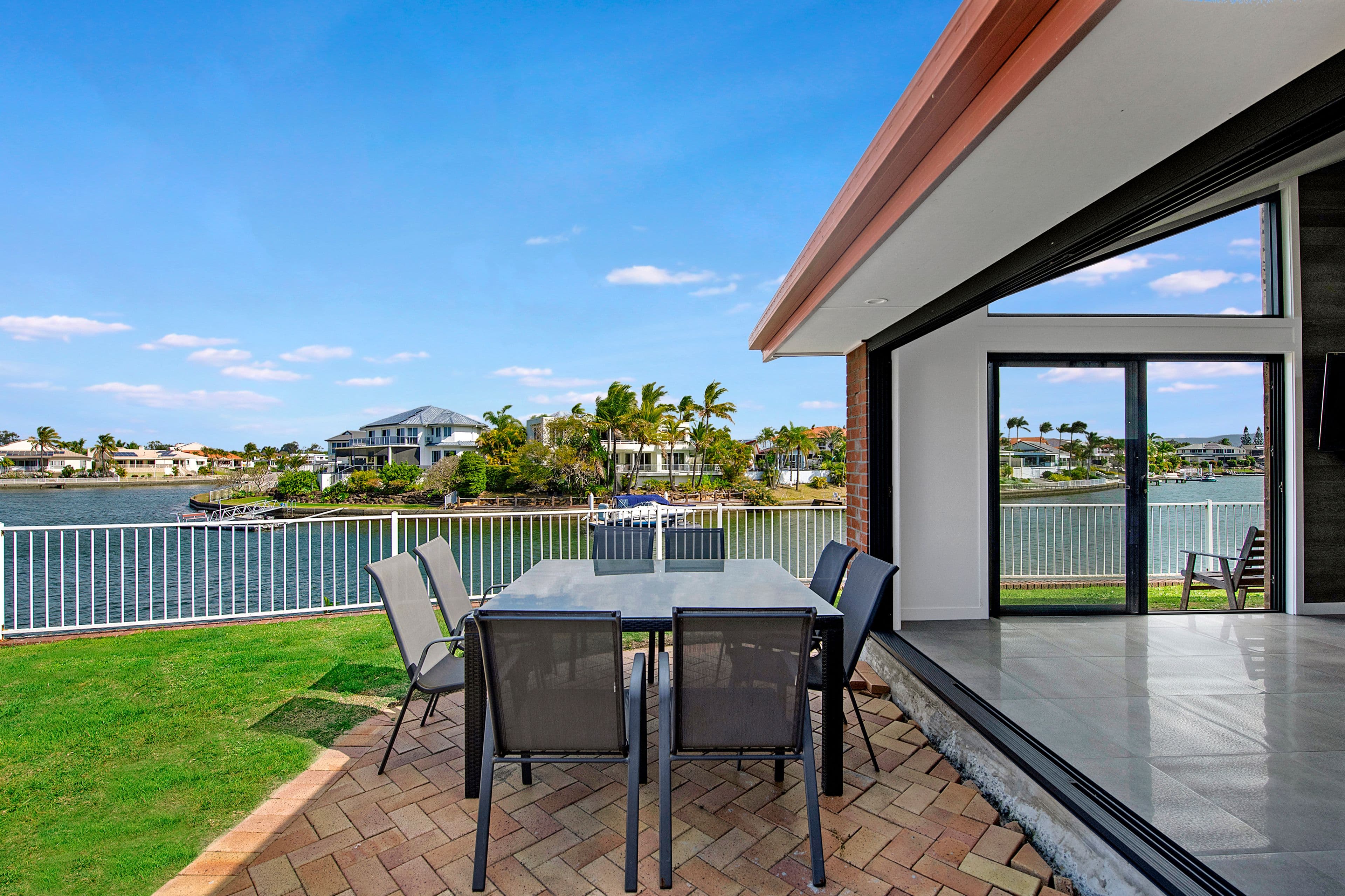 15 Bernardino Court, Mermaid Waters QLD 4218, Mermaid Waters - Thumbnail 8