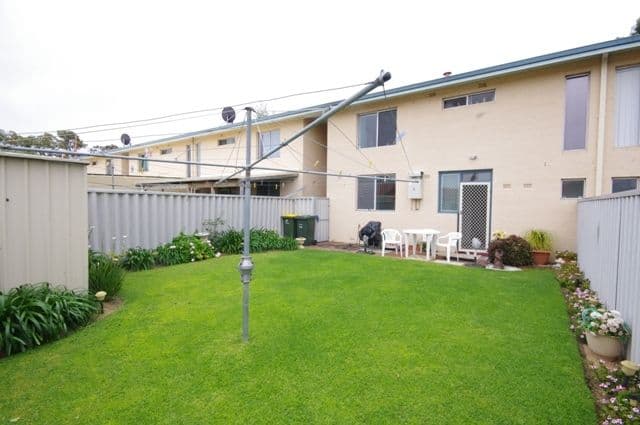 4b Casserley Avenue, GIRRAWHEEN WA 6064, Girrawheen - Thumbnail 2