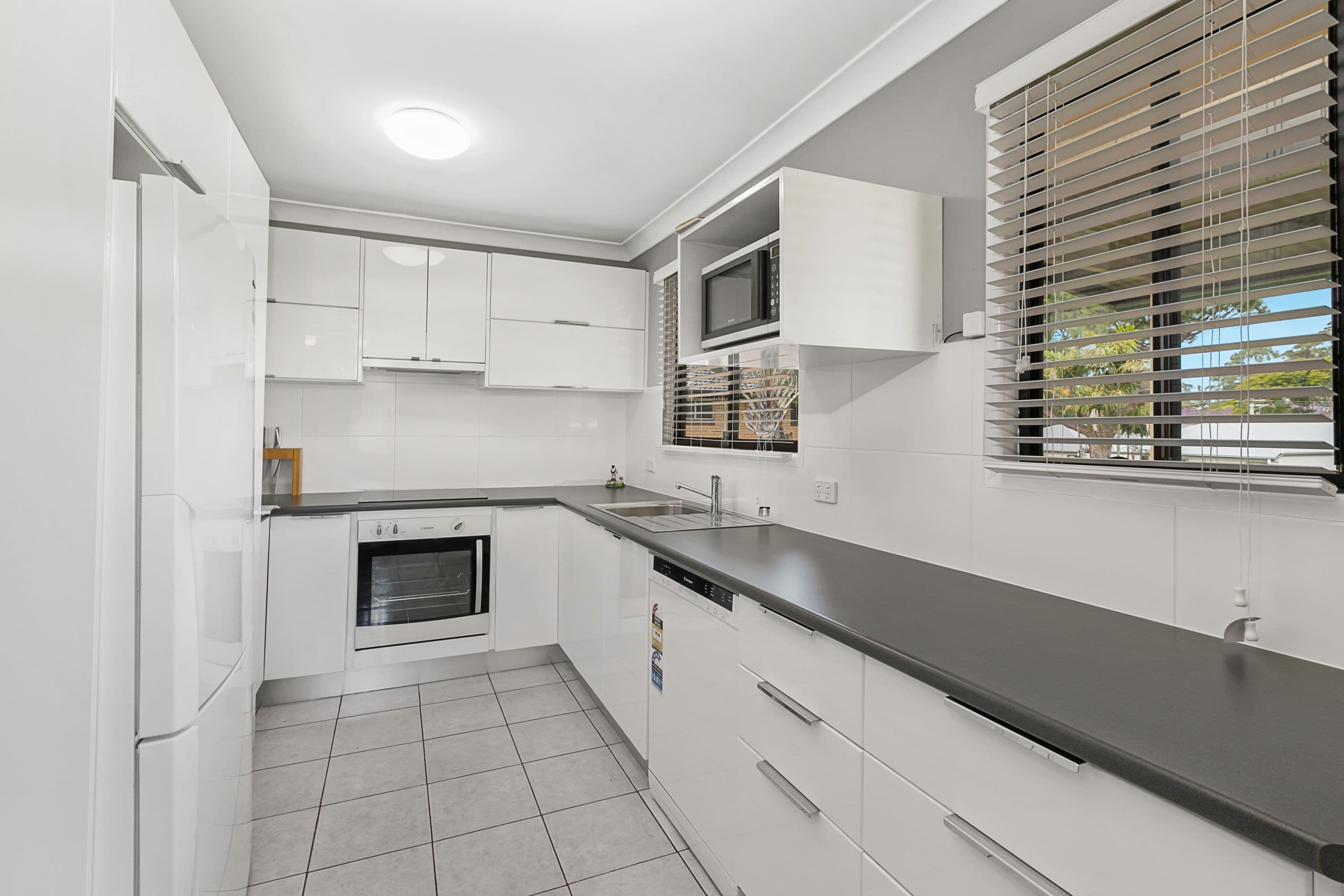 351 Old Cleveland Road East, Birkdale QLD 4159, Birkdale - Thumbnail 3