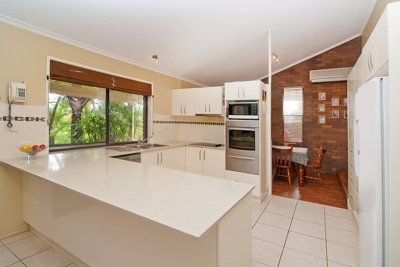 1 Parkana Court, ROCHEDALE SOUTH QLD 4123, Rochedale South - Thumbnail 2