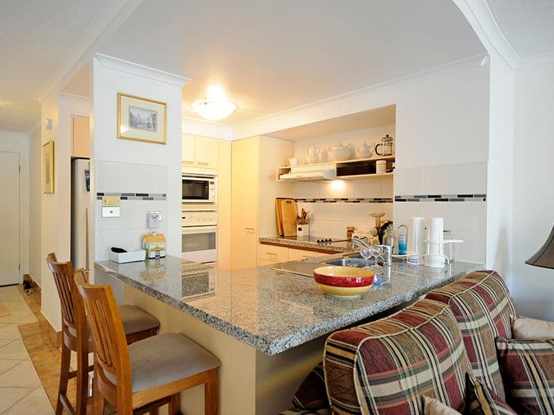 Unit 61 'Diamond Sands', 2320-2330 Gold Coast Highway, MERMAID BEACH QLD 4218, Mermaid Beach - Thumbnail 5