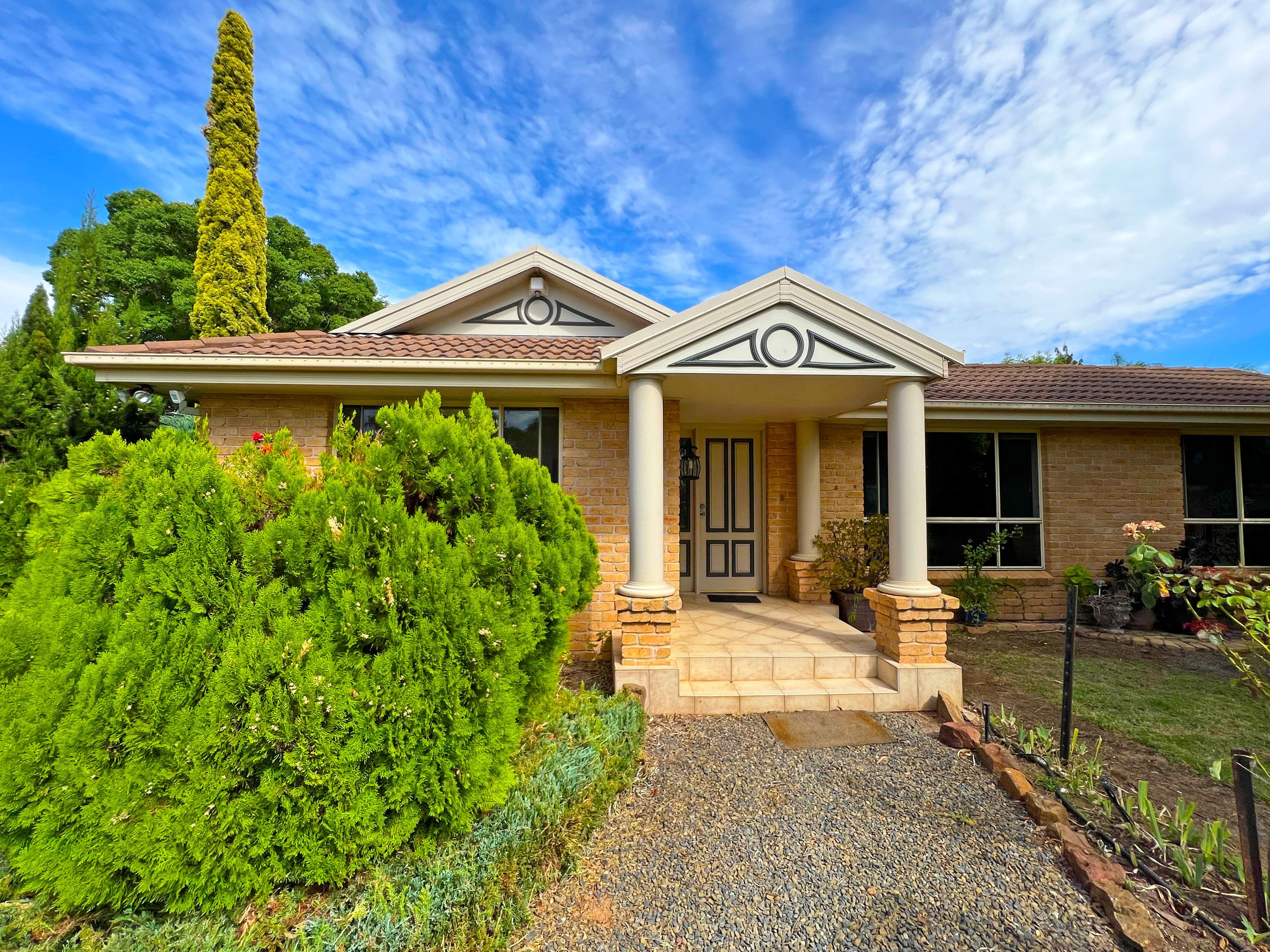 10 Jacaranda Street, Forbes NSW 2871, Forbes - Thumbnail 2
