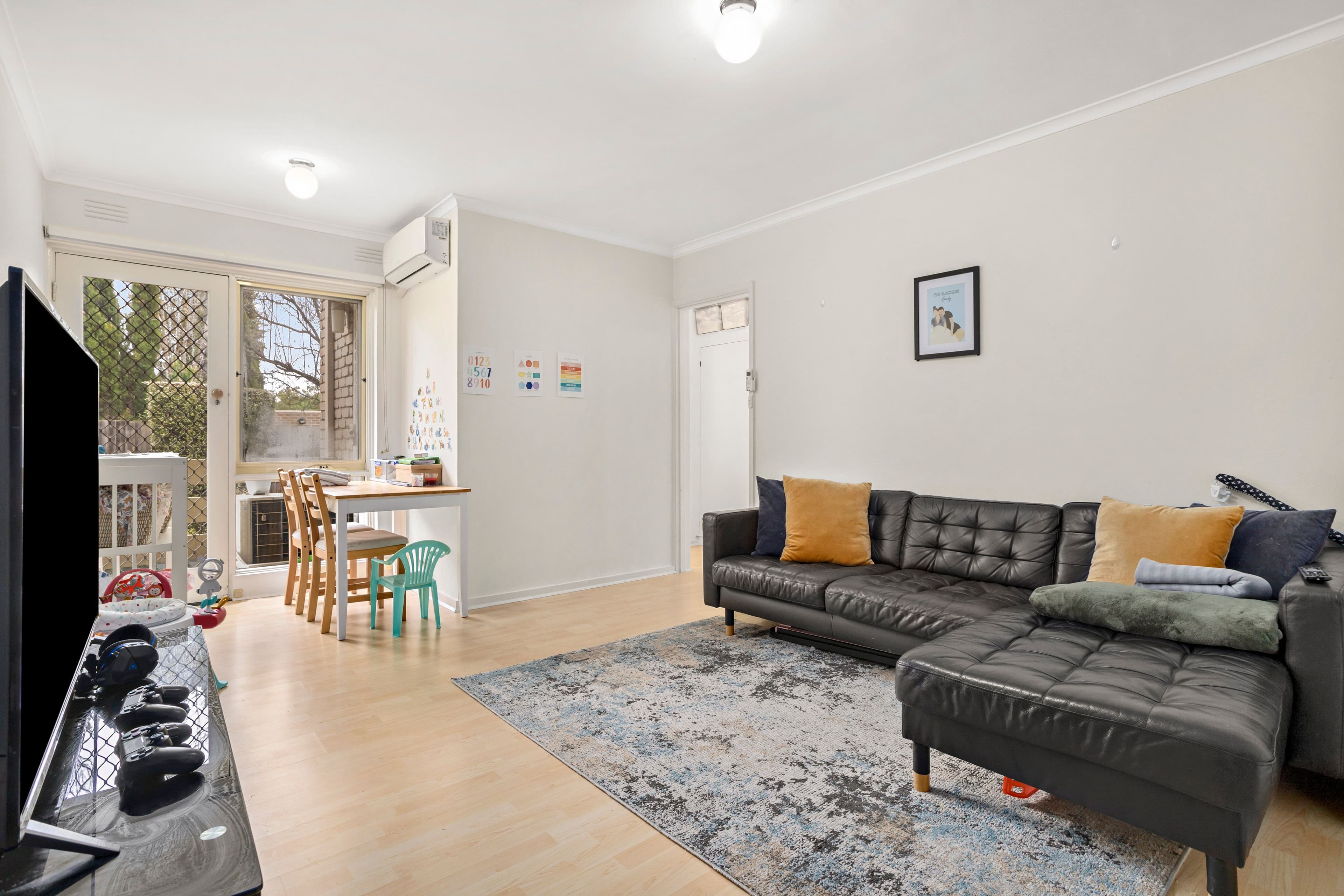 13 Churchill Avenue, Chadstone VIC 3148, Chadstone - Thumbnail 2