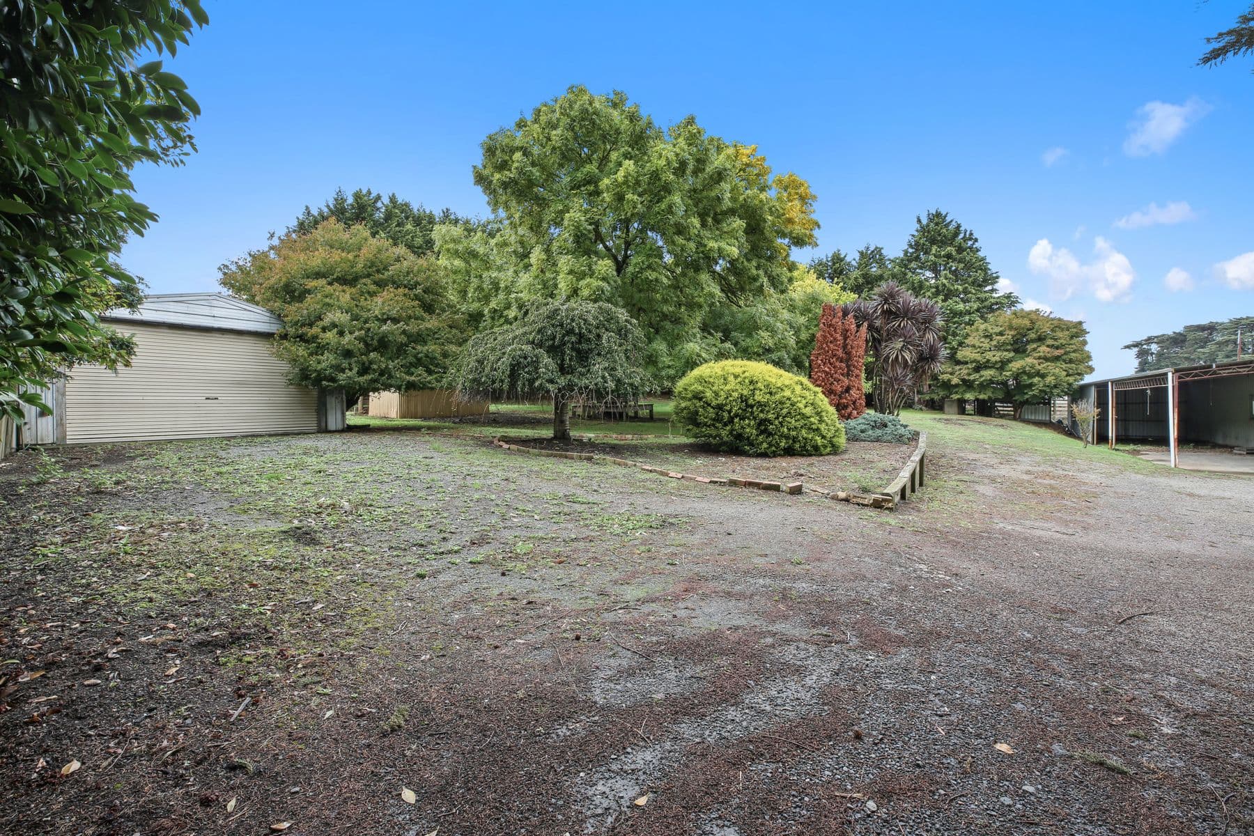 2.5 Acres, Large Sheds, B/V home, Warragul - Thumbnail 6