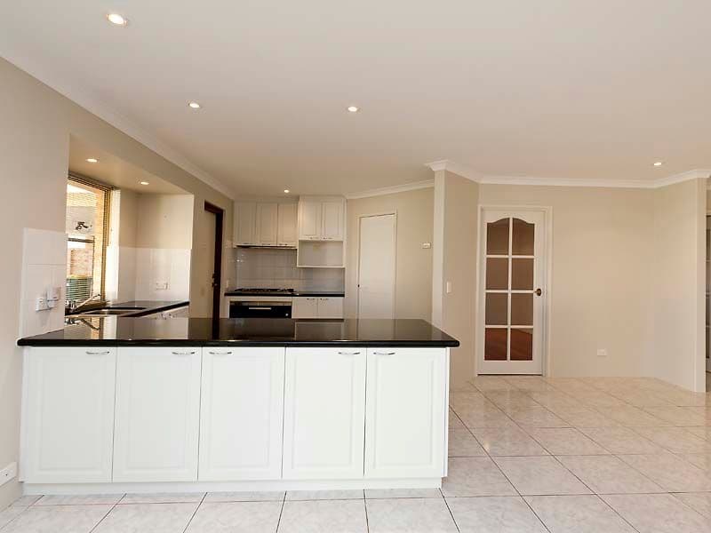 5 Templetonia Retreat, CANNING VALE WA 6155, Canning Vale - Thumbnail 2