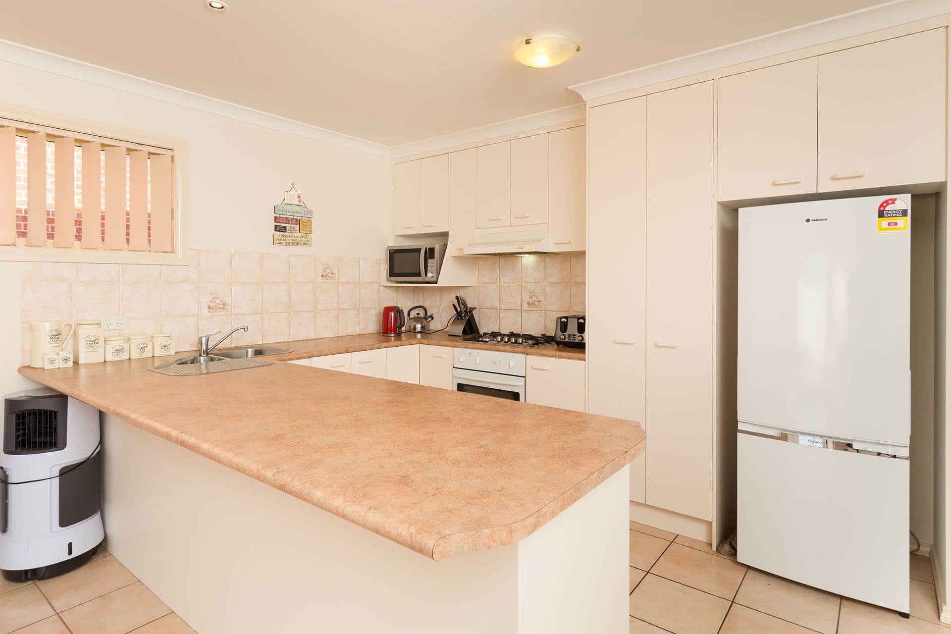 546 Kotthoff Street, Lavington NSW 2641, Lavington - Image 1
