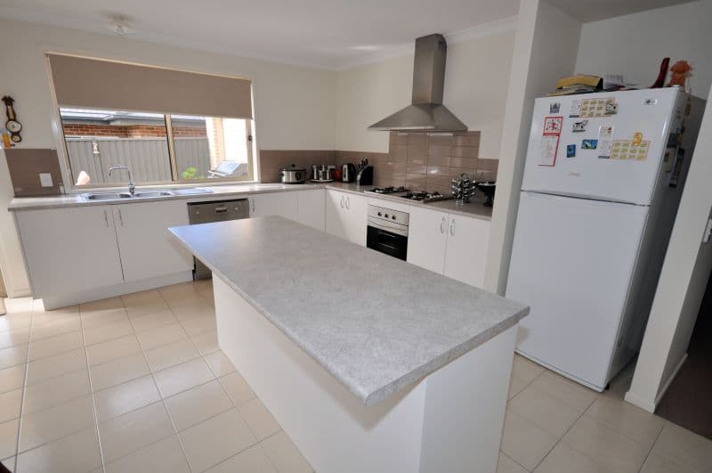 1 Muscovy Drive, GROVEDALE VIC 3216, Grovedale - Thumbnail 2
