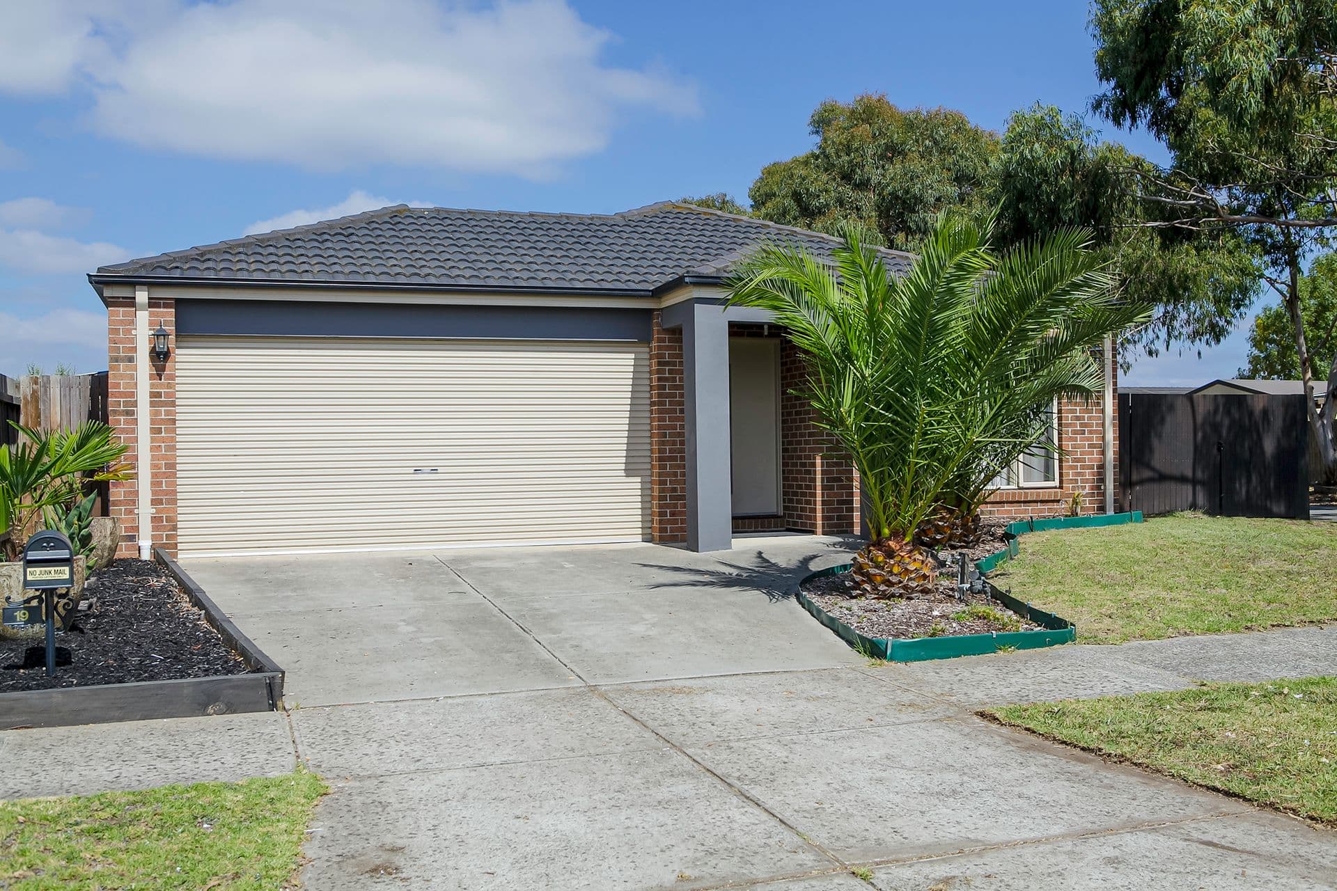 19 Ferndown Drive, Cranbourne VIC 3977, Cranbourne - Image 1