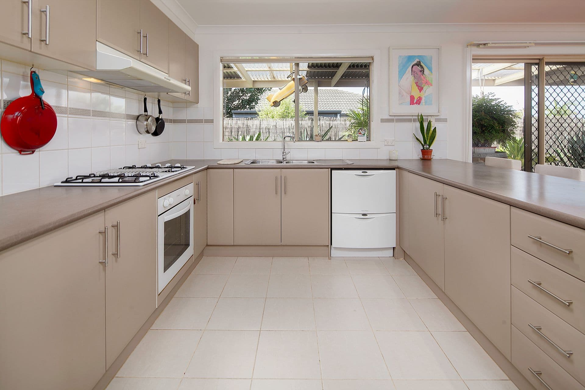 19 Ferndown Drive, Cranbourne VIC 3977, Cranbourne - Thumbnail 6