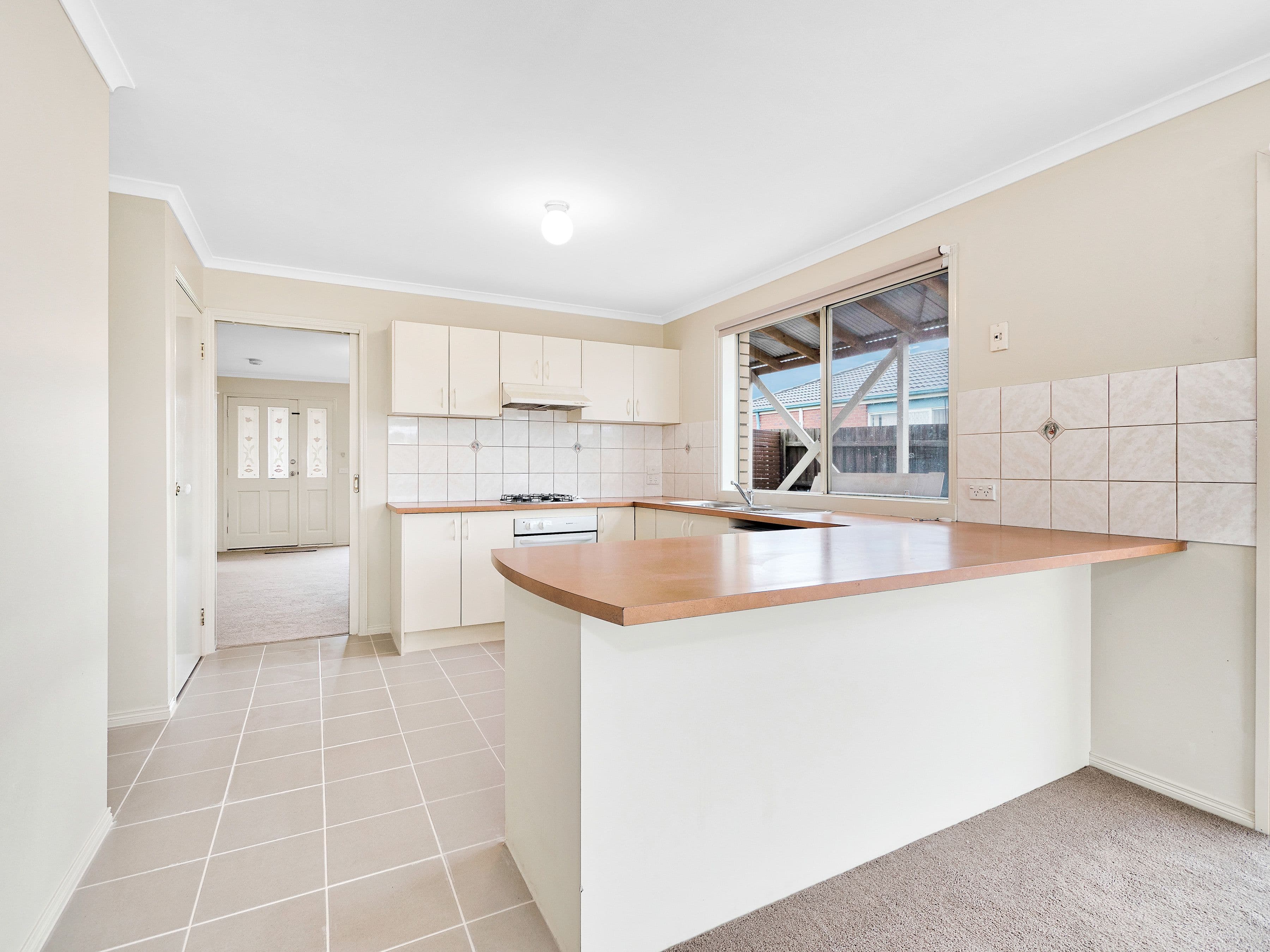 63 Scarborough Avenue, Cranbourne West VIC 3977, Cranbourne West - Thumbnail 2