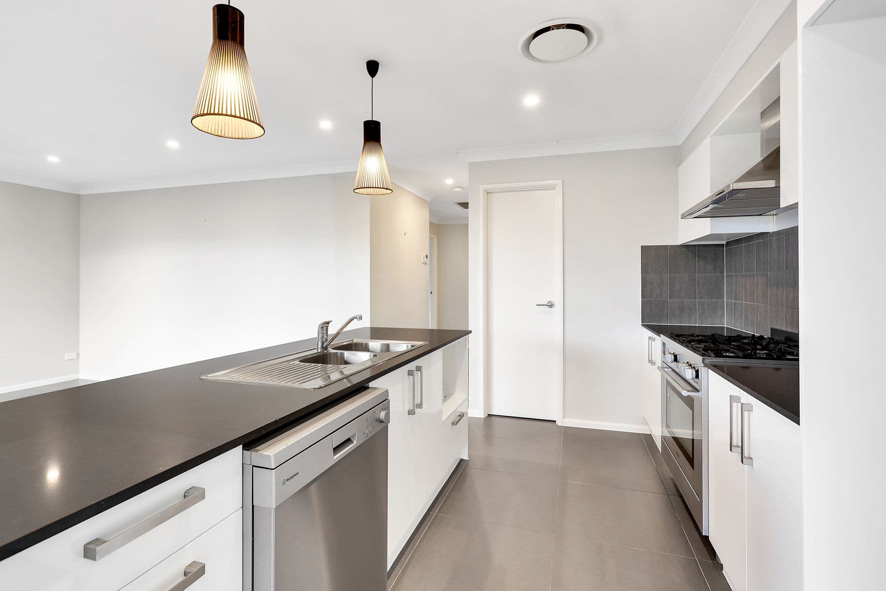 13 Fishburn Street, JORDAN SPRINGS NSW 2747, Jordan Springs - Thumbnail 2