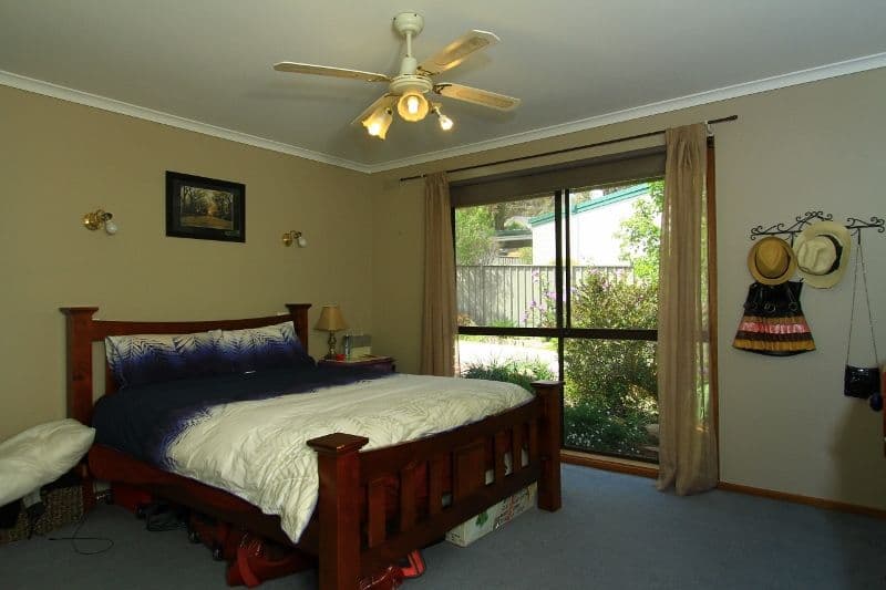 42 Houlahan Street, FLORA HILL VIC 3550, Flora Hill - Thumbnail 2