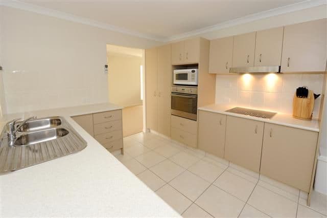 10 Jordana Court, GLADSTONE QLD 4680, Gladstone - Thumbnail 3