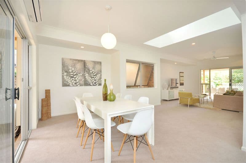 8 Roseleigh Street, WOOLOOWIN QLD 4030, Wooloowin - Thumbnail 2