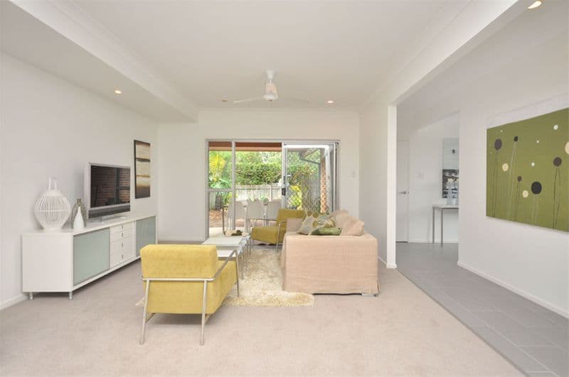 8 Roseleigh Street, WOOLOOWIN QLD 4030, Wooloowin - Thumbnail 3