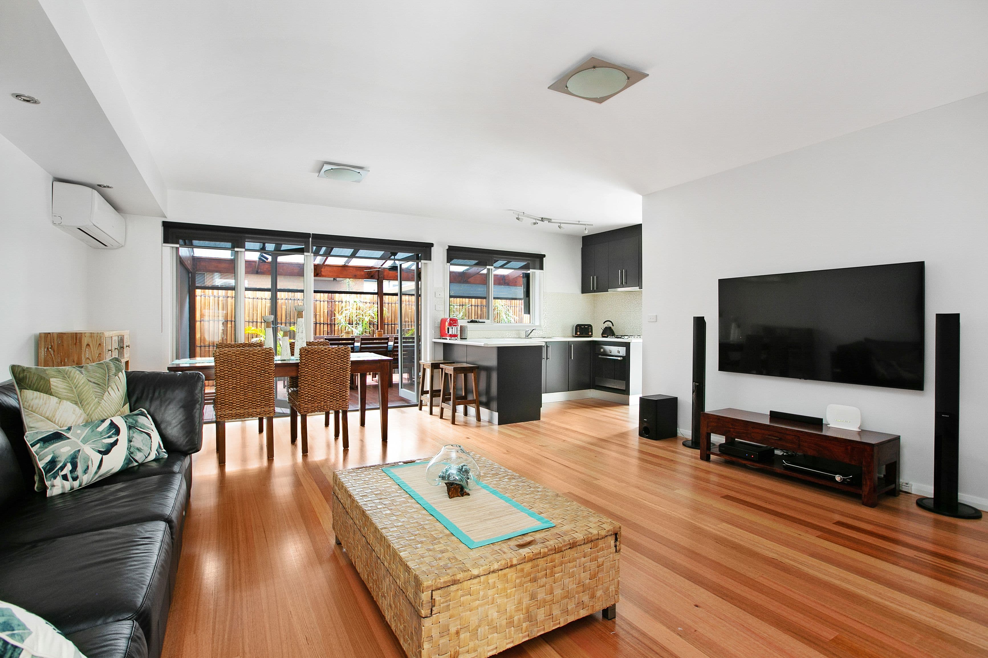 32 Crookston Road, Reservoir VIC 3073, Reservoir - Thumbnail 2
