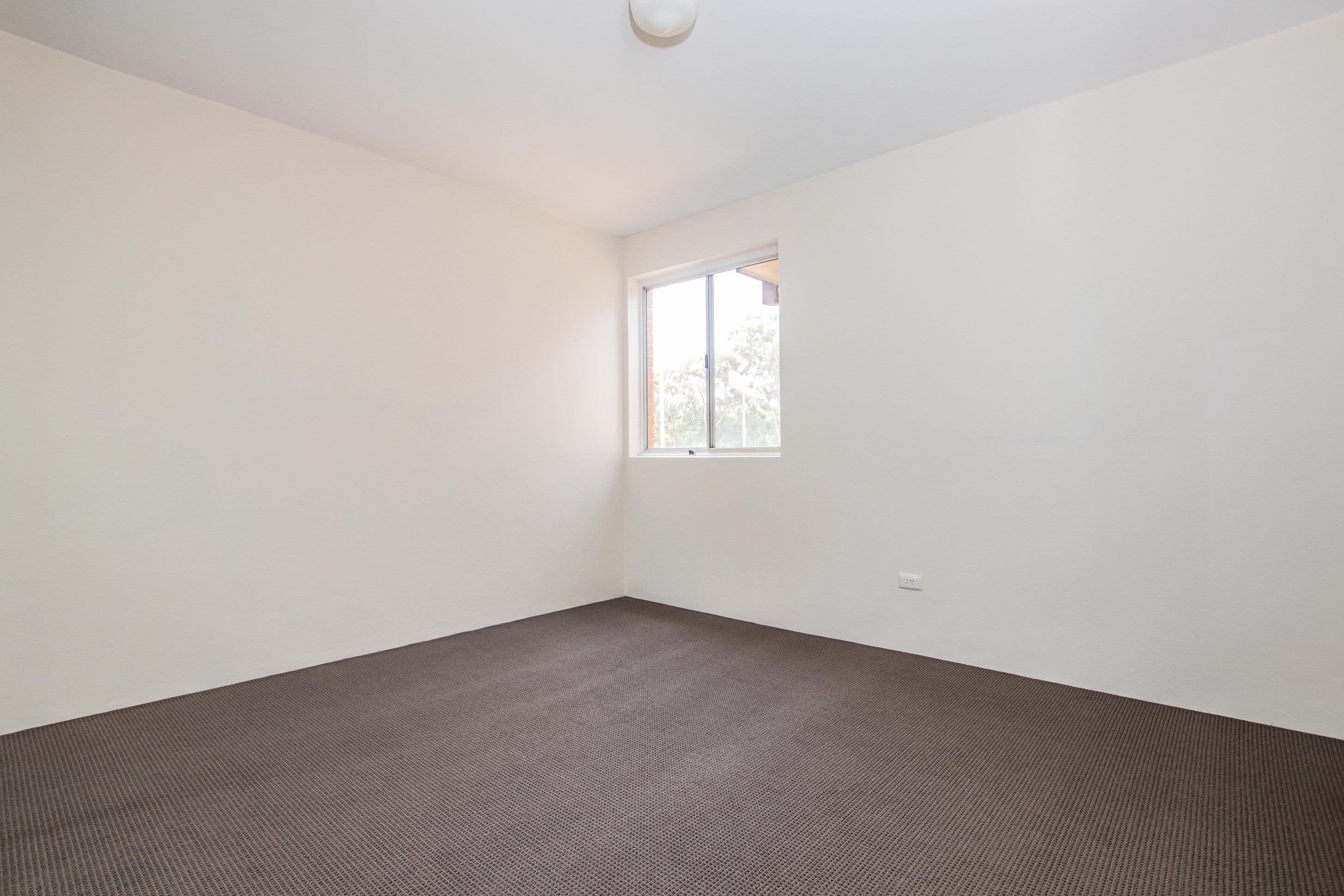 127 THE Crescent, Fairfield NSW 2165, Fairfield - Thumbnail 2