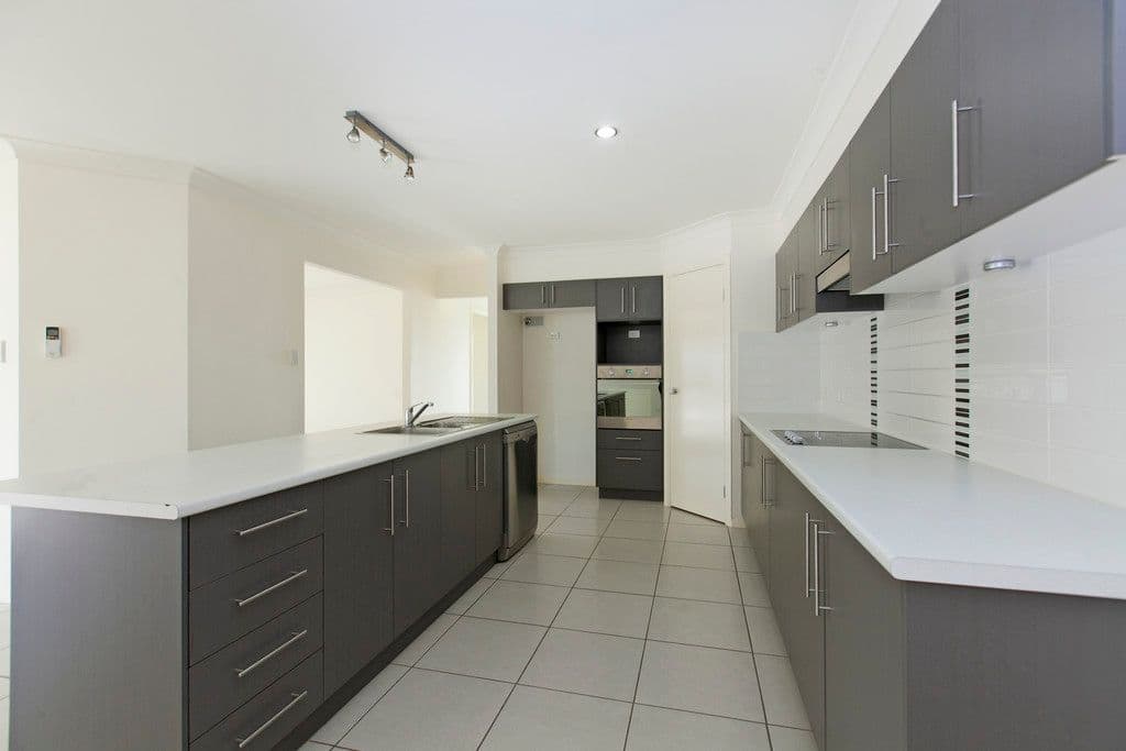13 Pentecost Place, REDLAND BAY QLD 4165, Redland Bay - Thumbnail 4