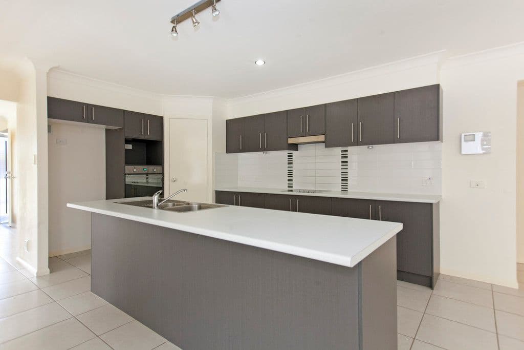 13 Pentecost Place, REDLAND BAY QLD 4165, Redland Bay - Thumbnail 5