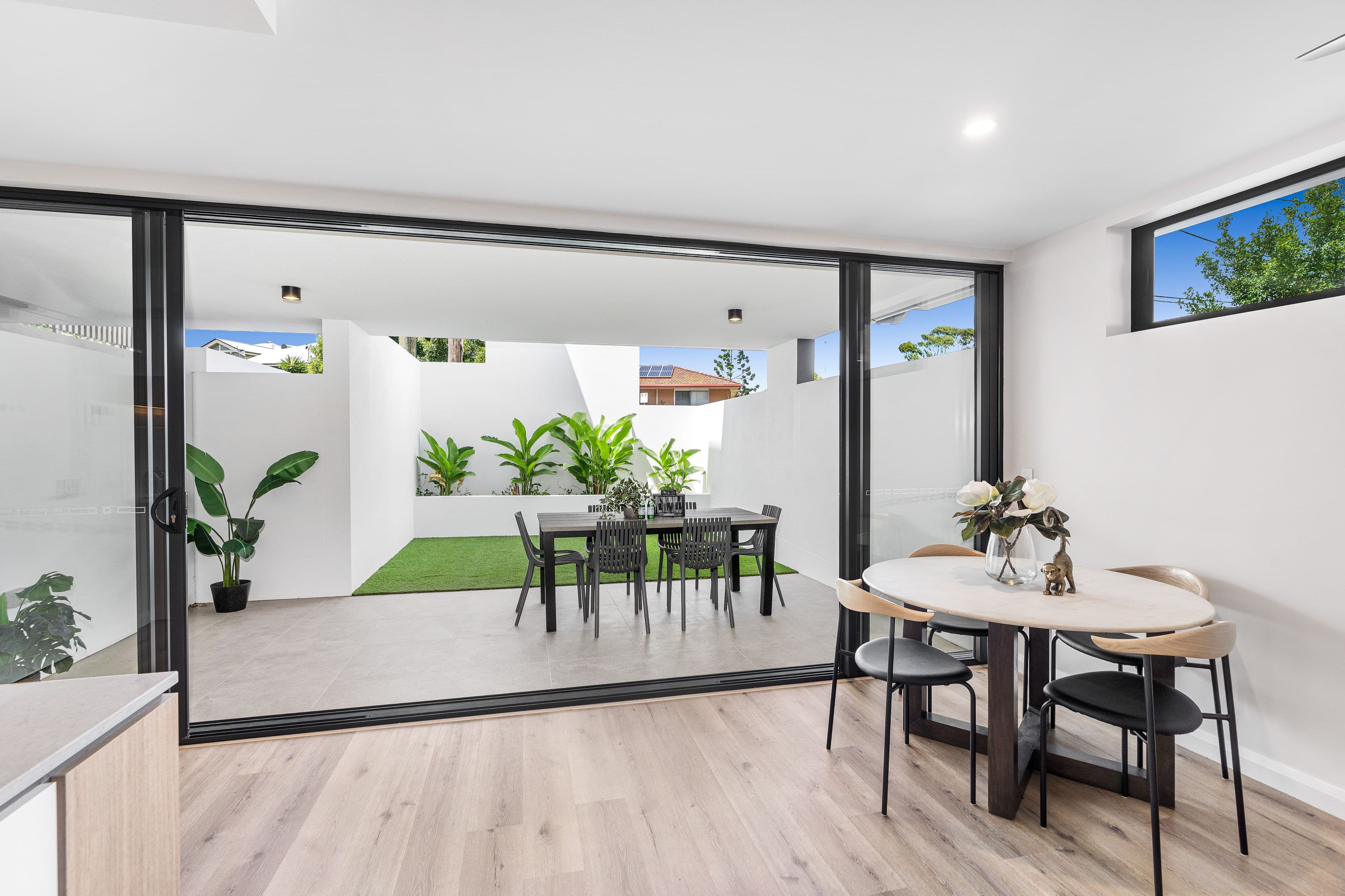 92-96 Ernest, Manly QLD 4179, Manly - Thumbnail 2