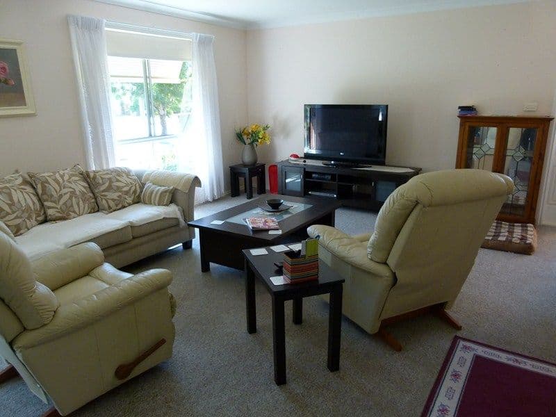 8 Wyndham Avenue, FORBES NSW 2871, Forbes - Thumbnail 2