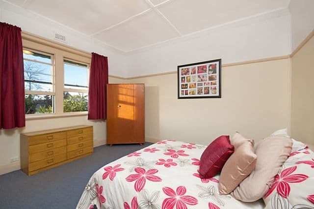 10 McMillian Street, HAMILTON VIC 3300, Hamilton - Thumbnail 2