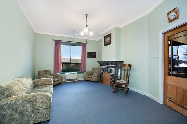 10 McMillian Street, HAMILTON VIC 3300, Hamilton - Thumbnail 3
