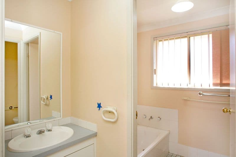 20 Bensley Close, LAKE HAVEN NSW 2263, Lake Haven - Thumbnail 8