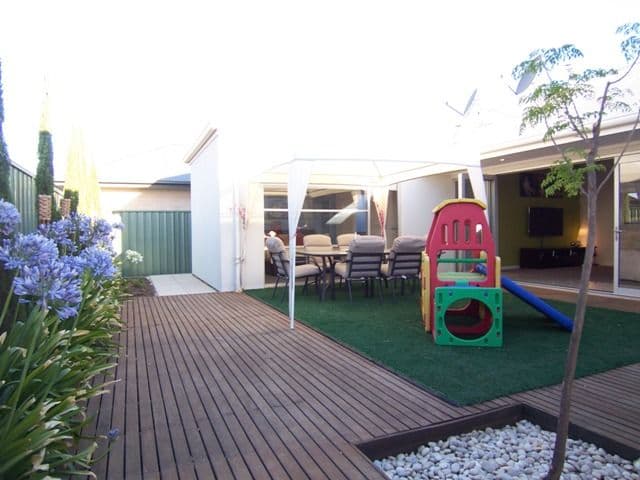 12 Yarle Street, MAWSON LAKES SA 5095, Mawson Lakes - Thumbnail 3