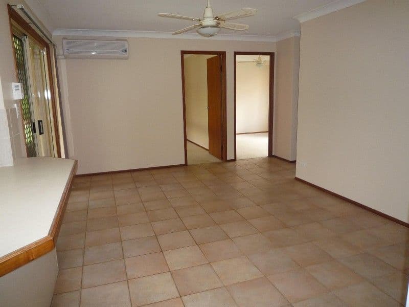 37 Allied Drive, ARUNDEL QLD 4214, Arundel - Thumbnail 8