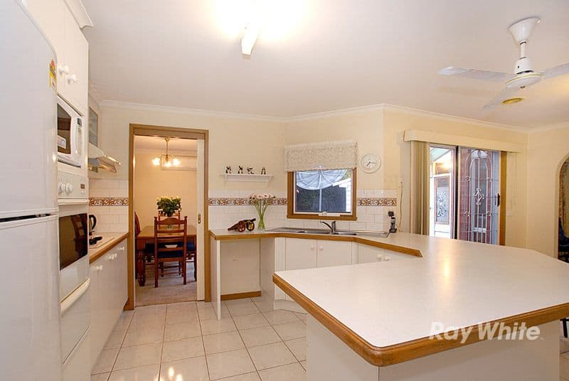 2 Blossom Grove, KNOXFIELD VIC 3180, Knoxfield - Thumbnail 4