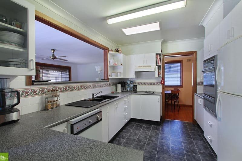 29 Bristol Parade, FARMBOROUGH HEIGHTS NSW 2526, Farmborough Heights - Thumbnail 3