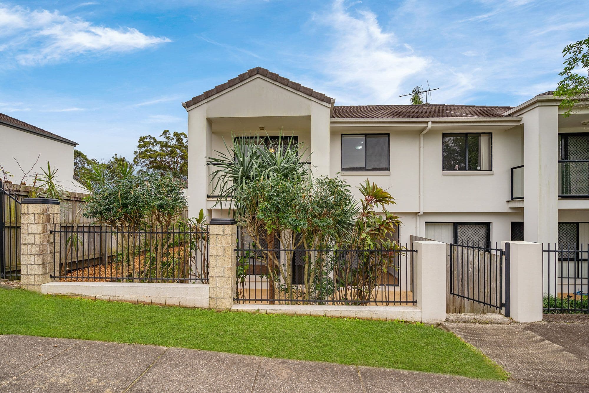 16 Violet Close, Eight Mile Plains QLD 4113, Eight Mile Plains - Image 1