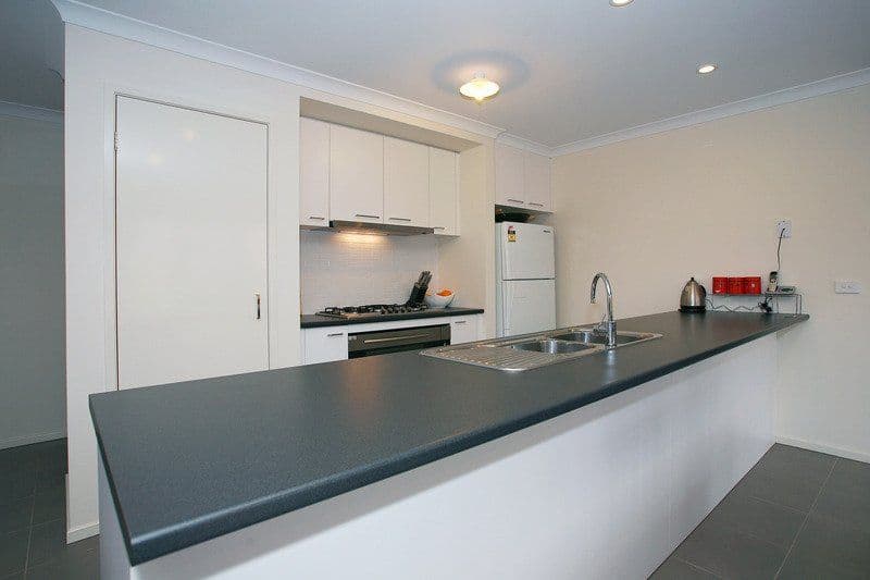 7 Thunderbolt Drive, CRANBOURNE VIC 3977, Cranbourne East - Thumbnail 4