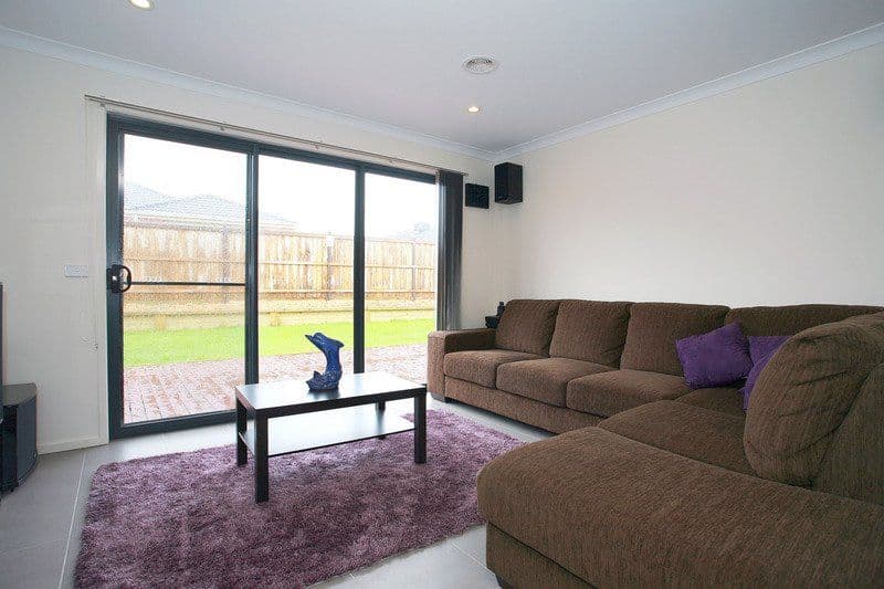 7 Thunderbolt Drive, CRANBOURNE VIC 3977, Cranbourne East - Thumbnail 8