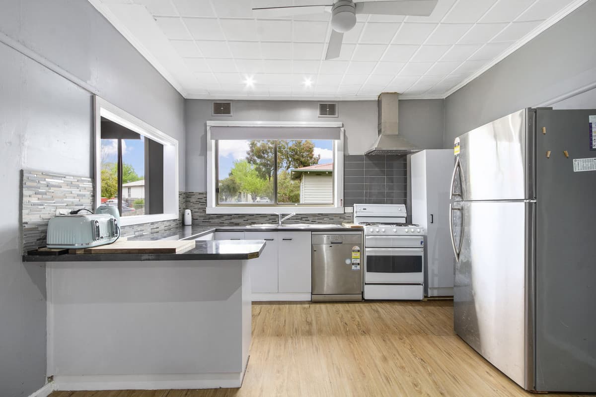 61 Alamein Street, Morwell VIC 3840, Morwell - Thumbnail 2