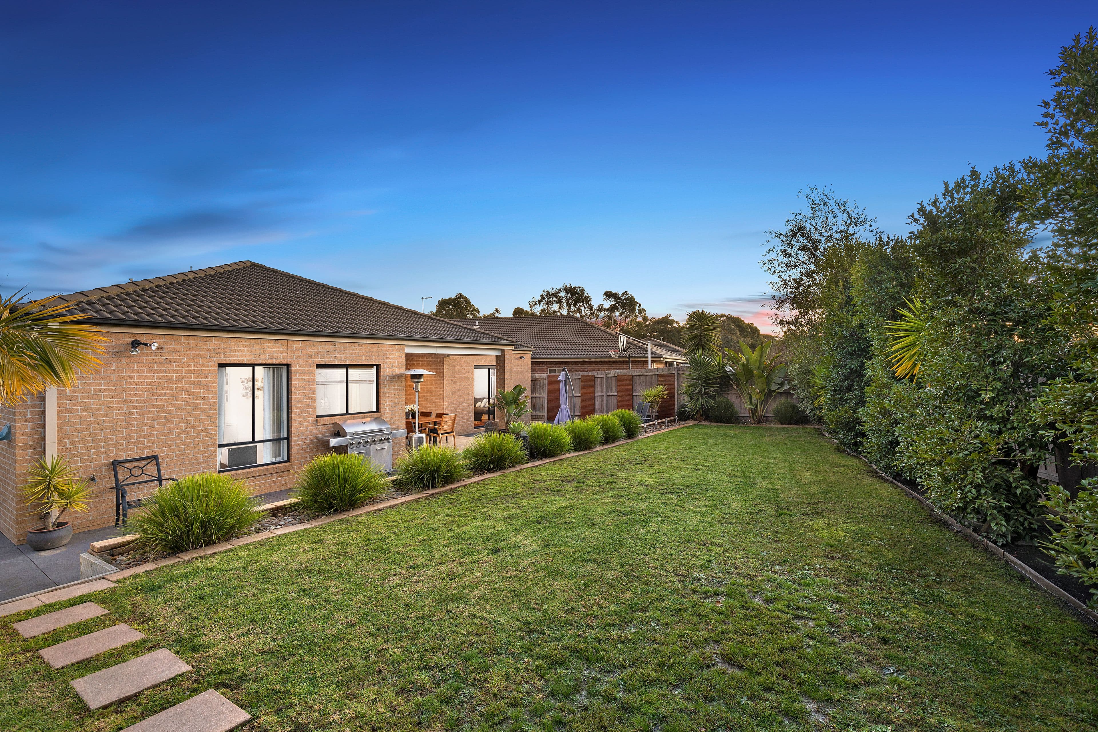 8 Orbison Court, Endeavour Hills VIC 3802, Endeavour Hills - Thumbnail 2