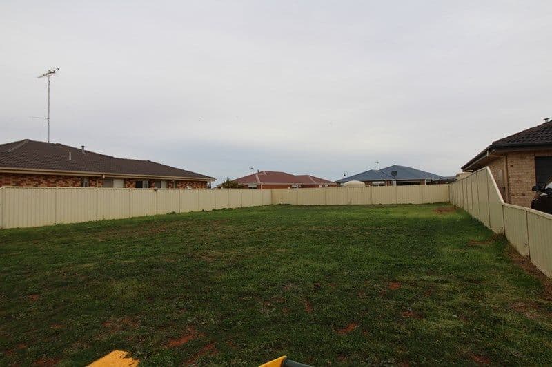 10 Graves Place, Griffith NSW 2680, Griffith - Thumbnail 4